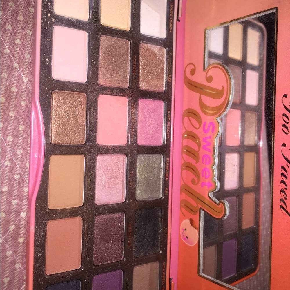 Too faced sweet peach palette